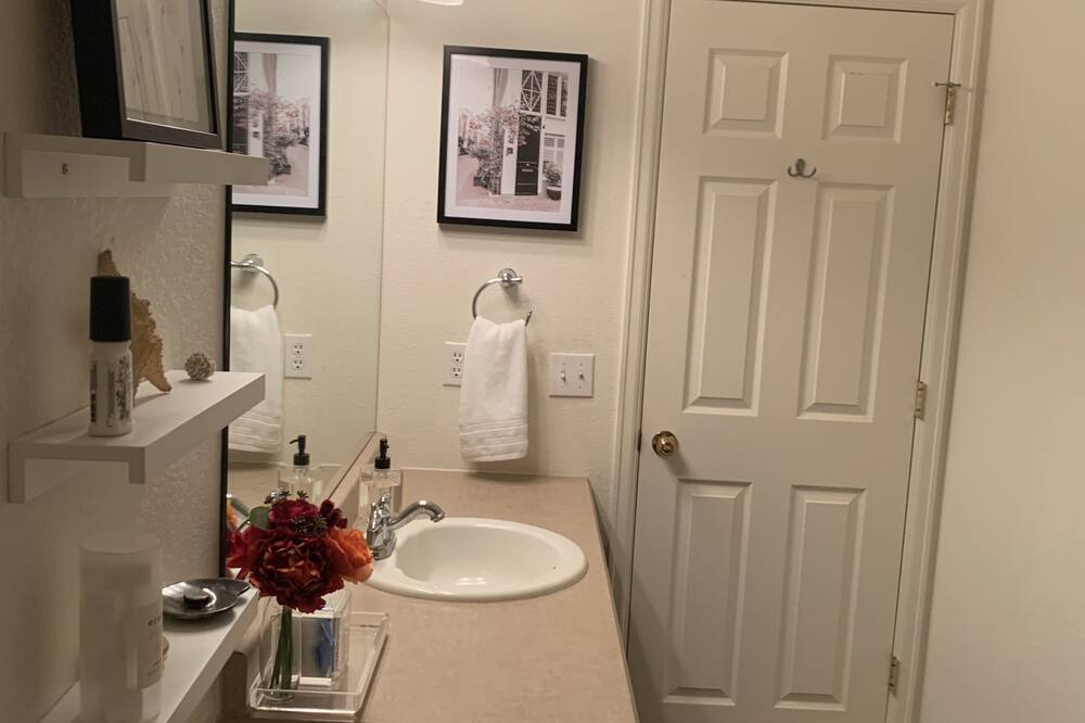 Photo of Bathroom in Thornton