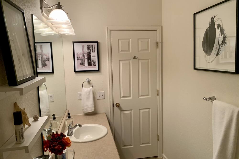 Photo of Bathroom in Thornton