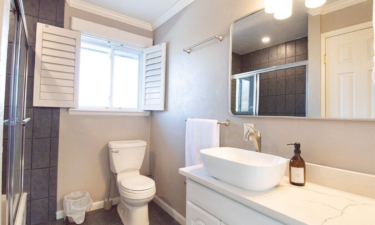 Photo of Bathroom in Barths