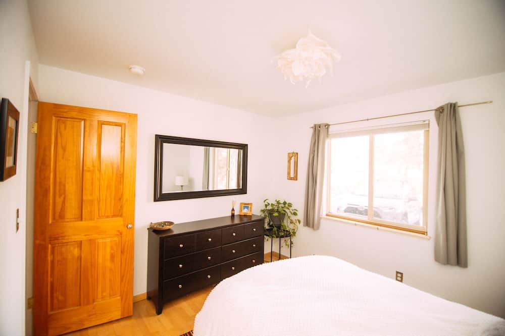 Photo of Bedroom in Whittier