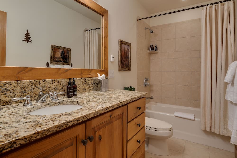 Photo of Bathroom in Forest Hills
