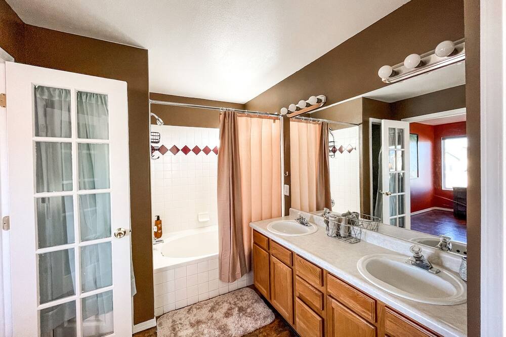 Photo of Bathroom in Cheyenne Meadows