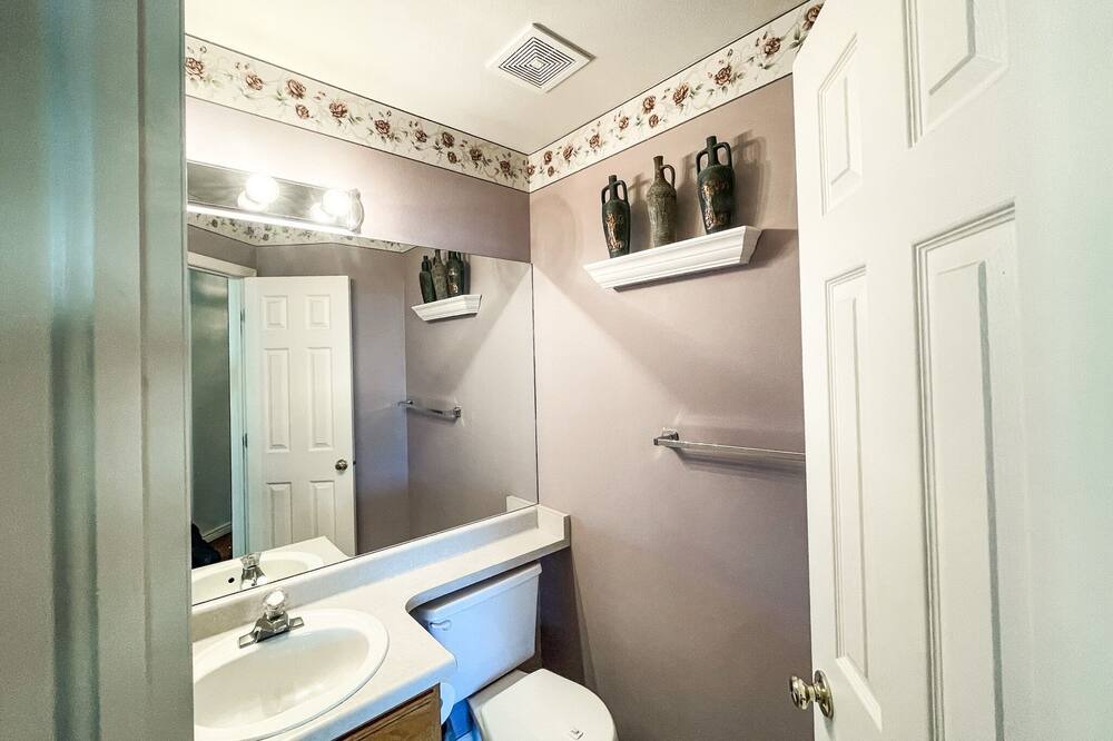 Photo of Bathroom in Cheyenne Meadows