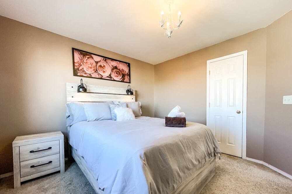 Photo of Bedroom in Cheyenne Meadows
