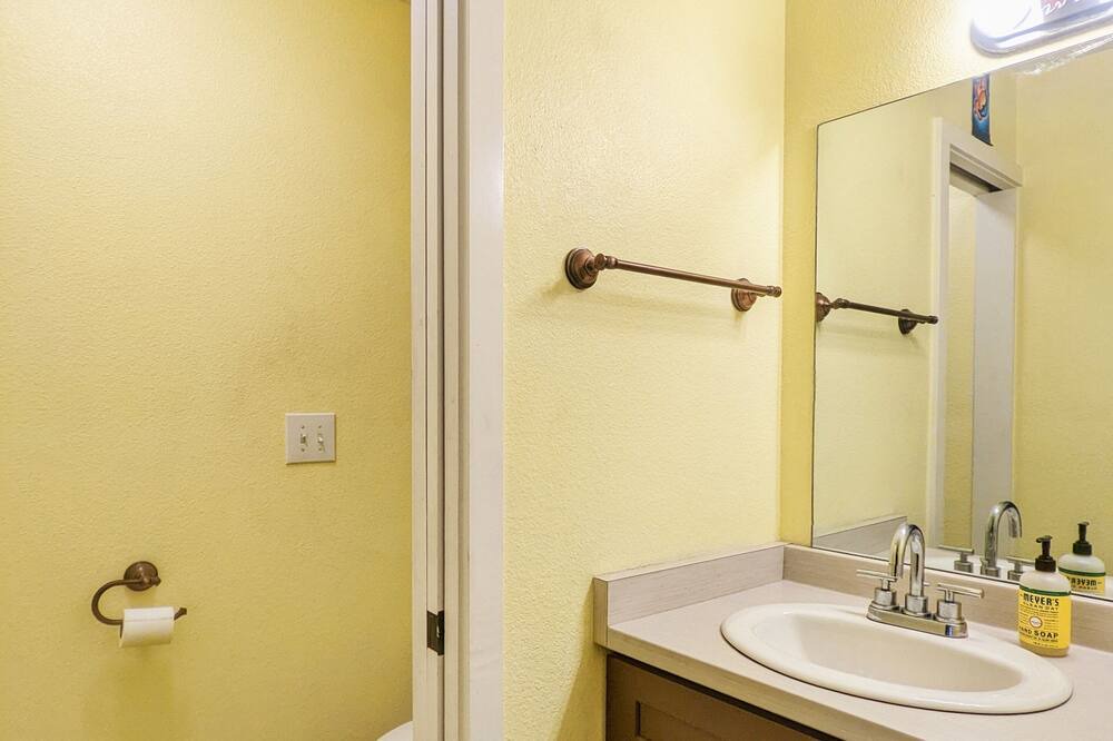 Photo of Bathroom in Village Seven