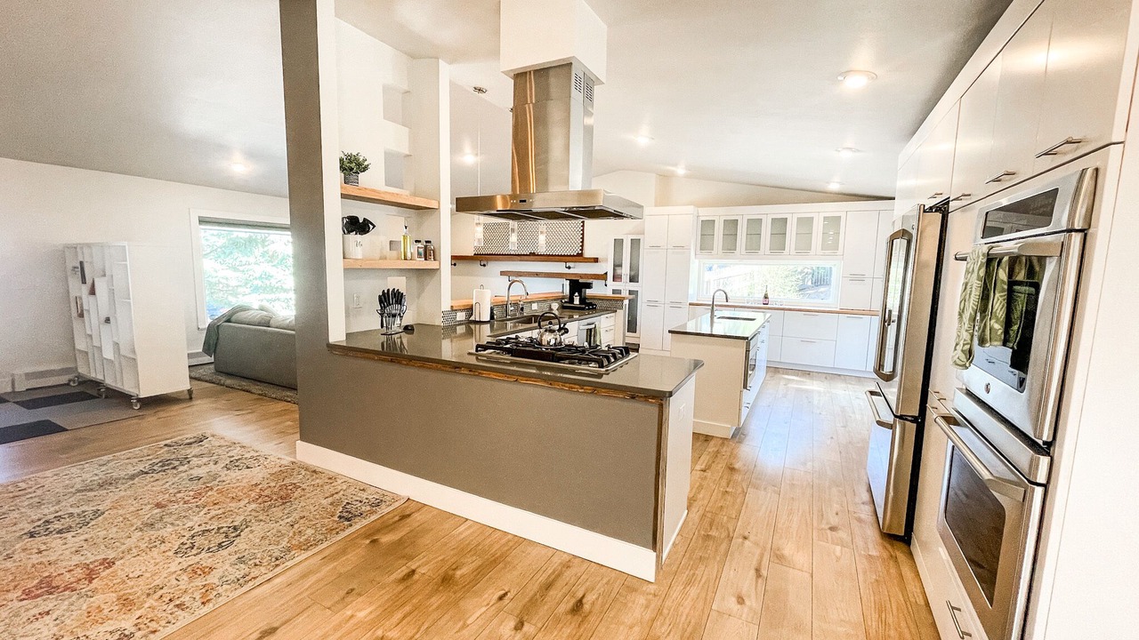 Photo of Kitchen in Skyway