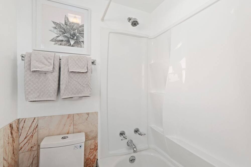 Photo of Bathroom in Speer