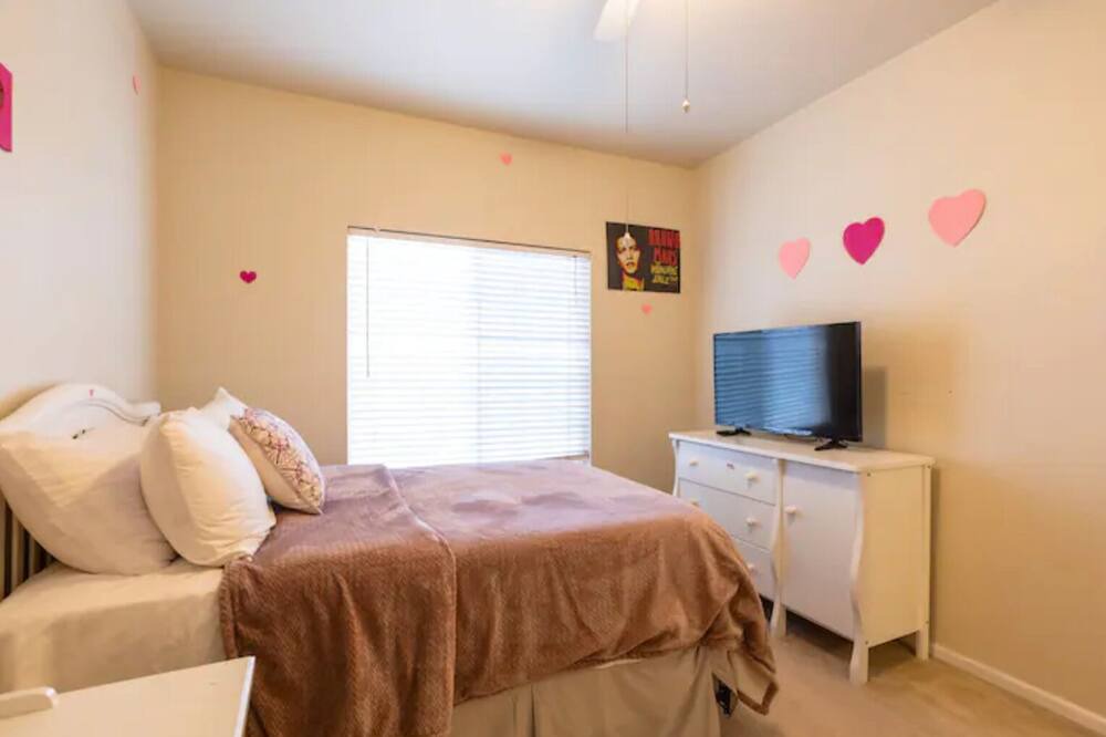 Photo of Bedroom in Green Valley Ranch