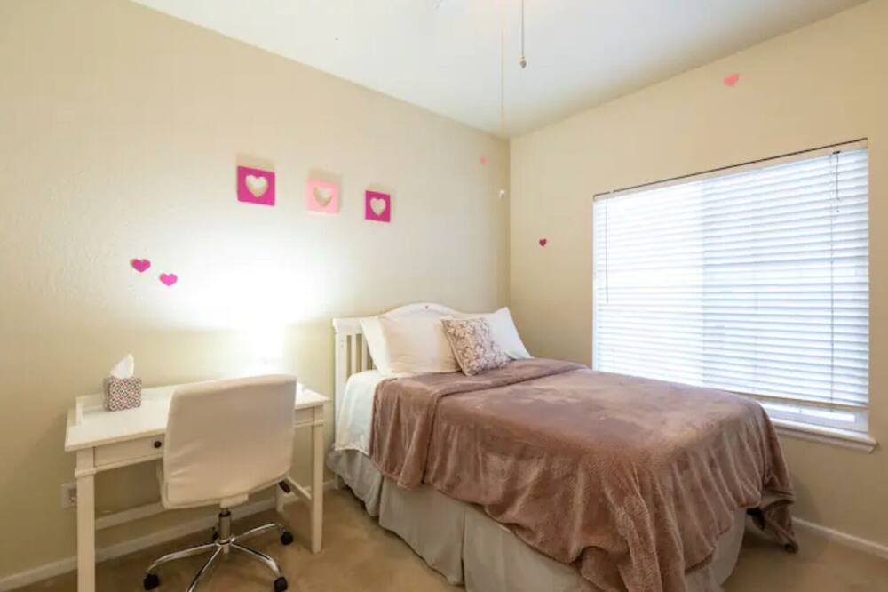 Photo of Bedroom in Green Valley Ranch