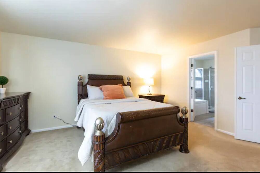 Photo of Bedroom in Green Valley Ranch