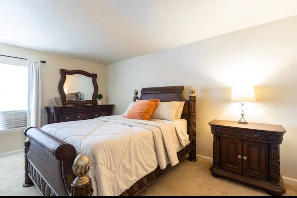 Photo of Bedroom in Green Valley Ranch