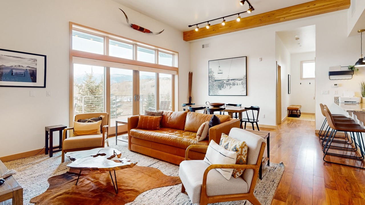 Photo of Livingroom in Eagle
