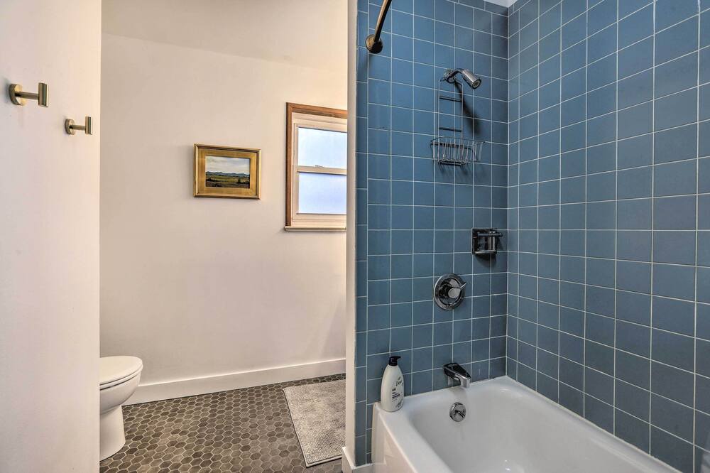 Photo of Bathroom in Allendale Area