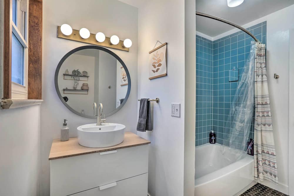 Photo of Bathroom in Allendale Area