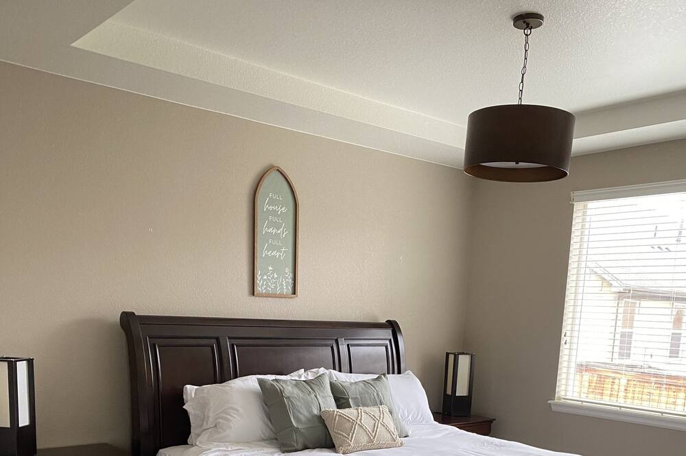 Photo of Bedroom in Todd Creek