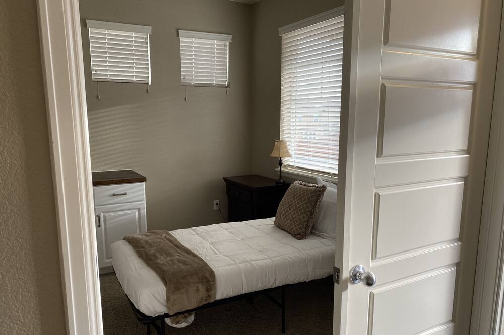 Photo of Bedroom in Todd Creek