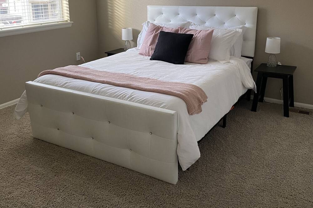 Photo of Bedroom in Todd Creek
