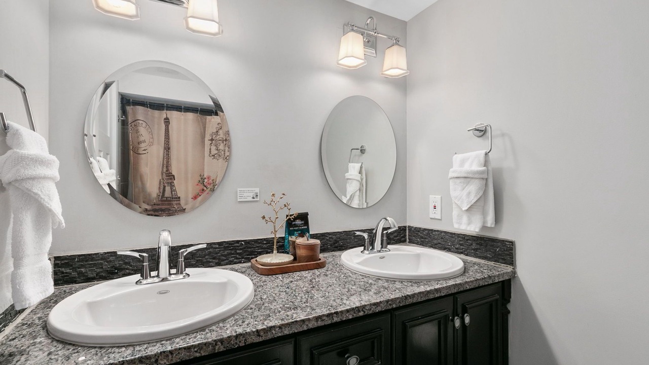 Photo of Bathroom in University Park