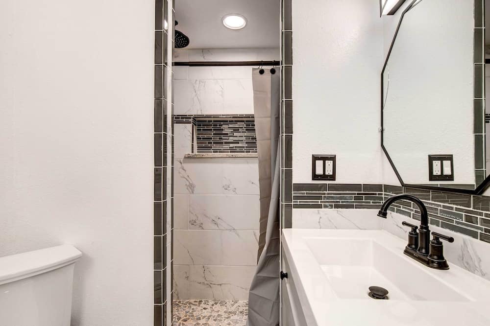 Photo of Bathroom in Sunnyside