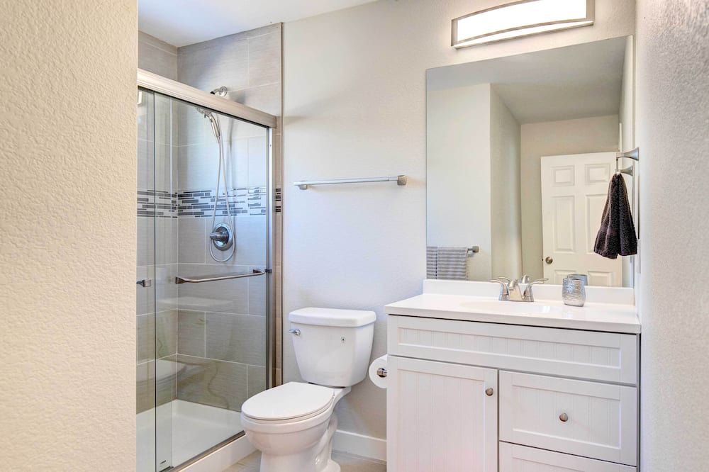 Photo of Bathroom in Sunnyside