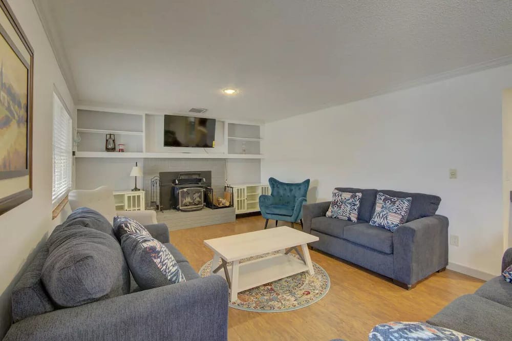 Photo of Livingroom in Parker