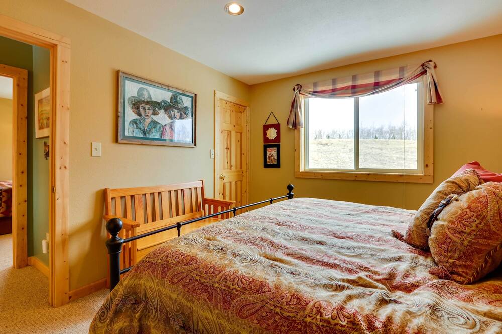 Photo of Bedroom in Warm Springs