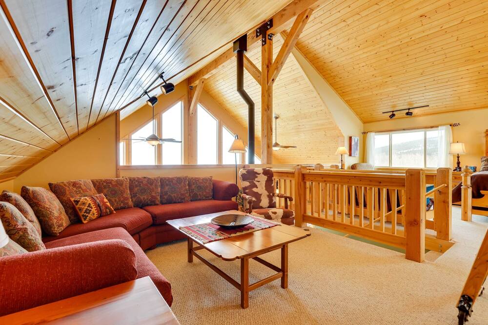 Photo of Livingroom in Warm Springs