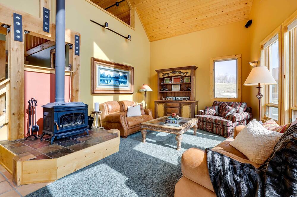 Photo of Livingroom in Warm Springs