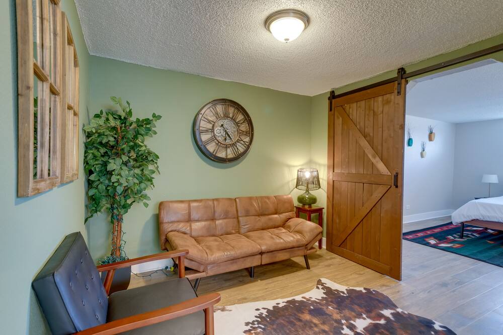 Photo of Livingroom in Northeast Park Hill
