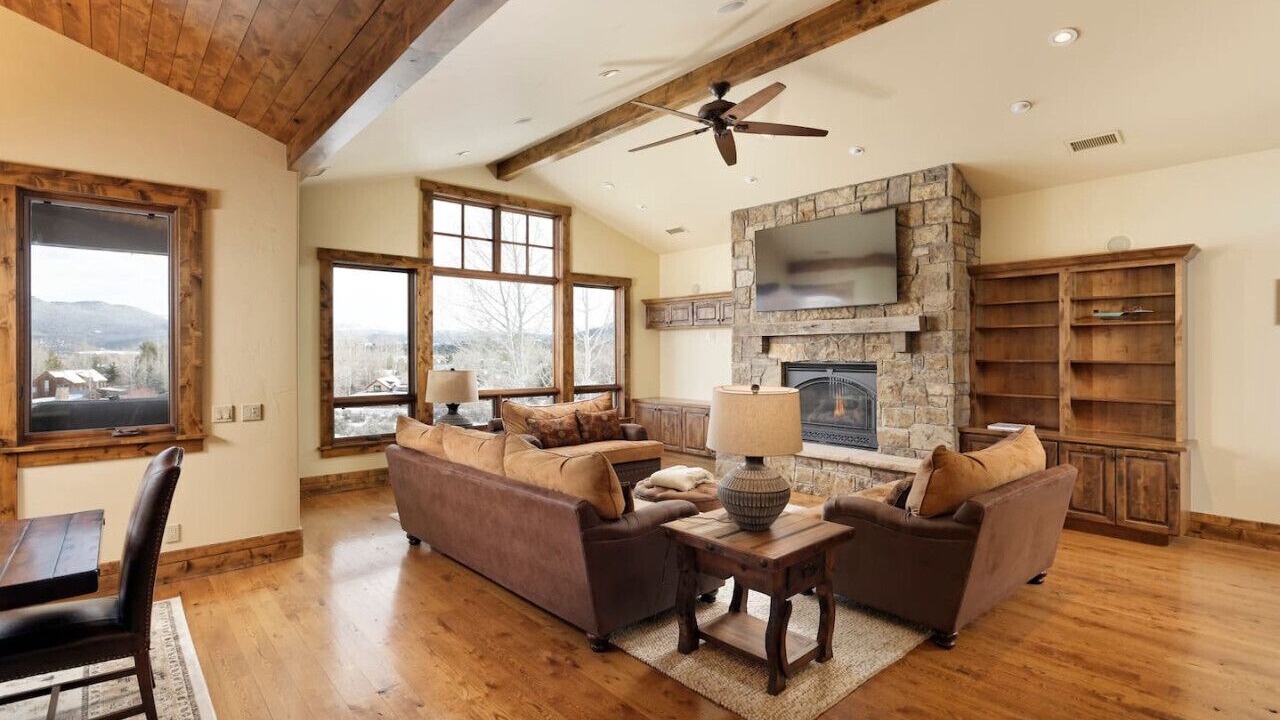 Photo of Livingroom in Carbondale