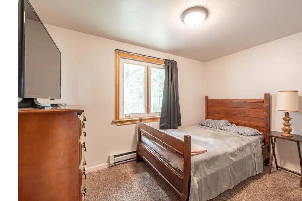 Photo of Bedroom in Saint Mary's