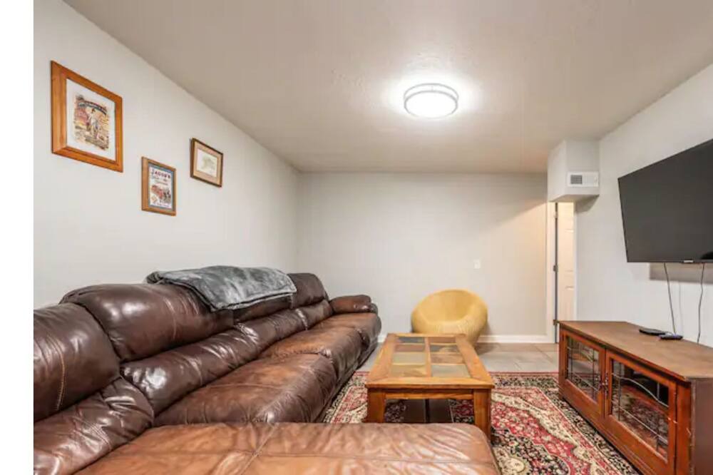 Photo of Livingroom in Saint Mary's
