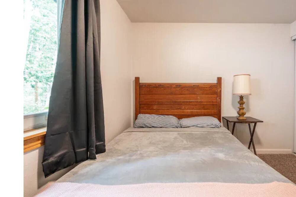 Photo of Bedroom in Saint Mary's