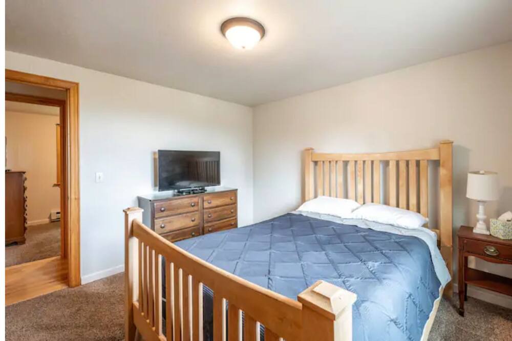 Photo of Bedroom in Saint Mary's
