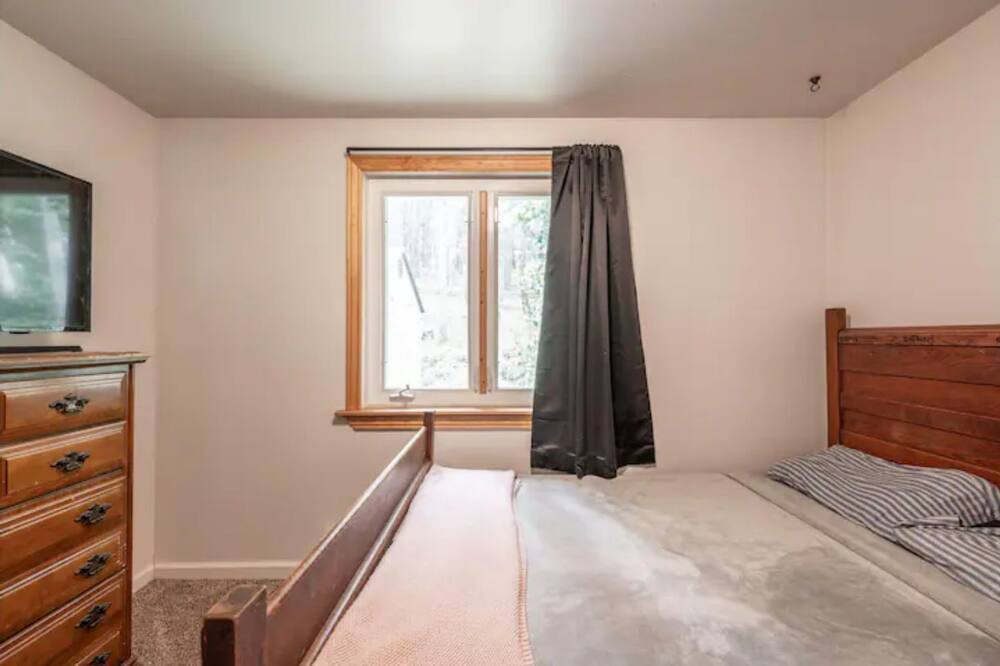 Photo of Bedroom in Saint Mary's