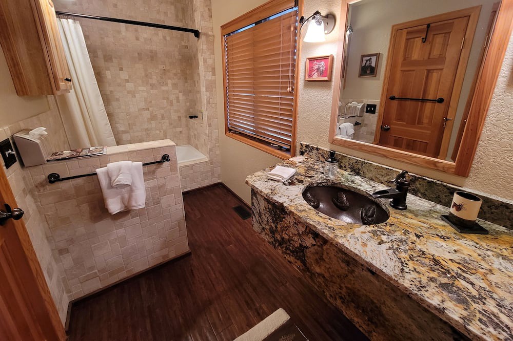 Photo of Bathroom in Perry Park