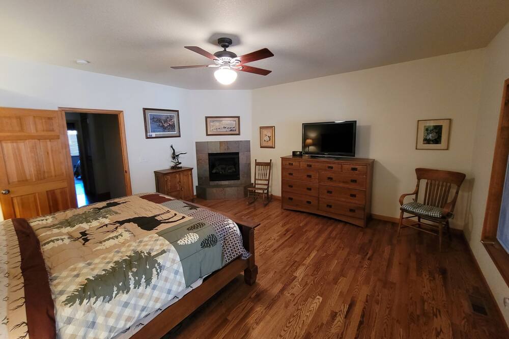 Photo of Bedroom in Perry Park