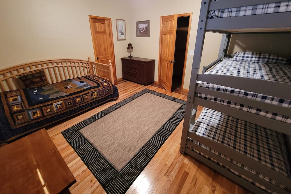 Photo of Bedroom in Perry Park