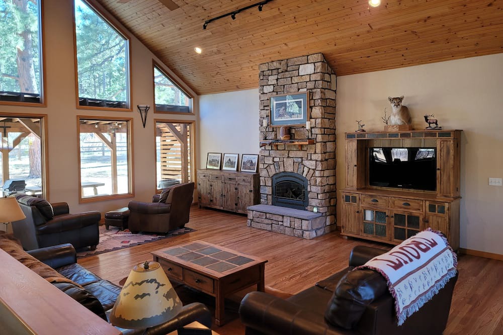 Photo of Livingroom in Perry Park