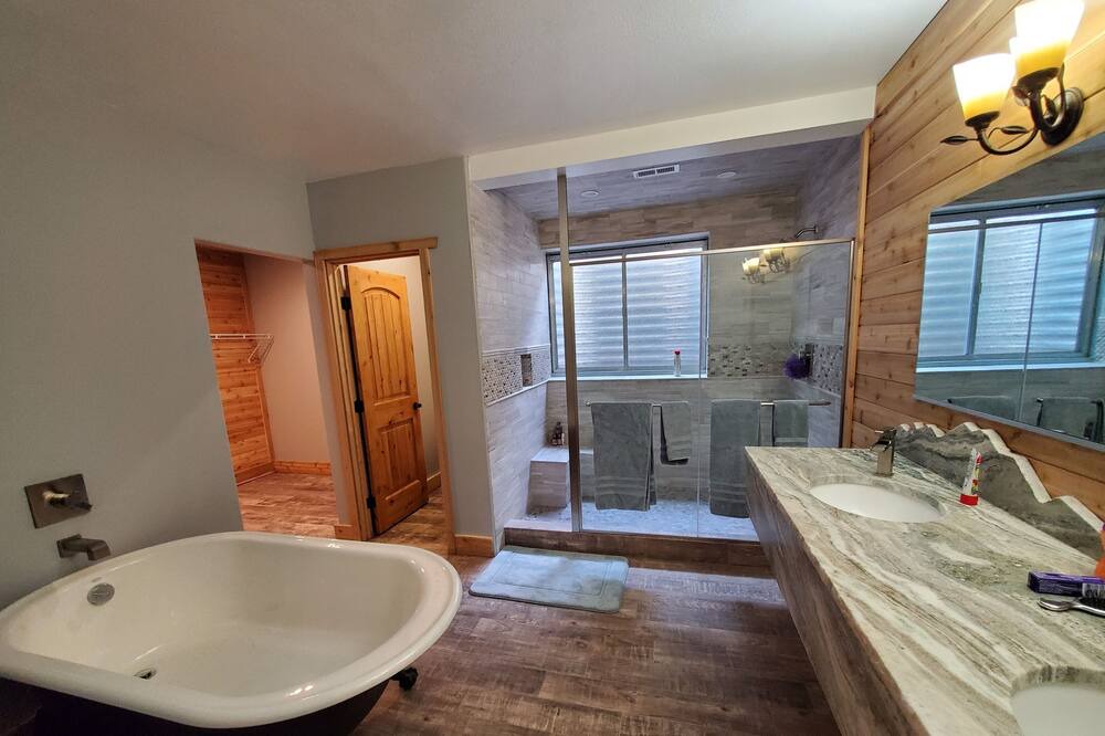 Photo of Bathroom in Perry Park