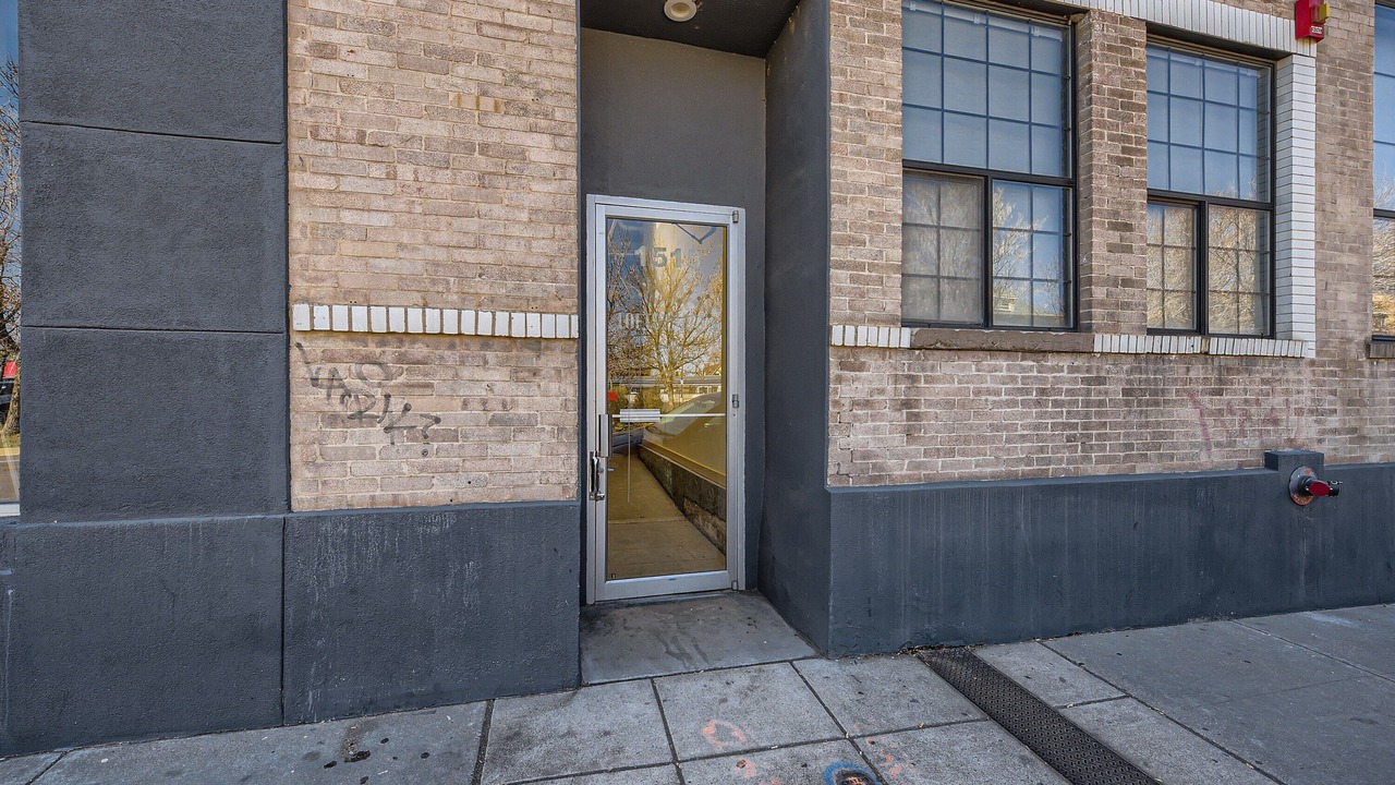 Photo of Outdoor in Uptown
