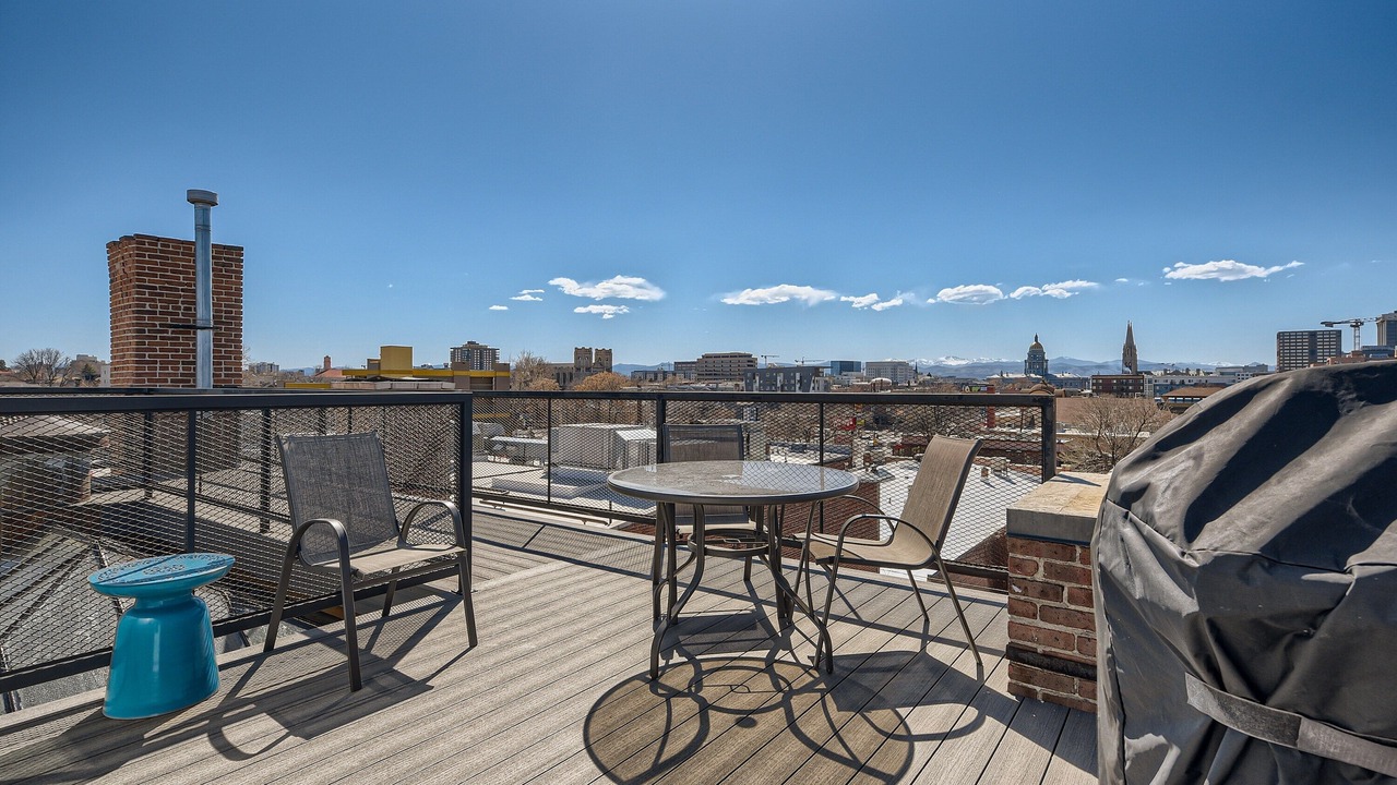 Photo of Outdoor in Uptown