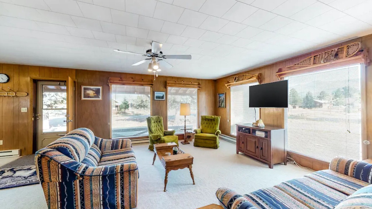 Photo of Livingroom in Ponderosa Pines