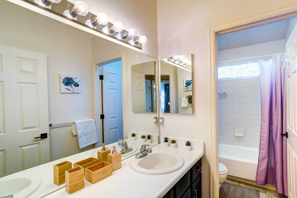 Photo of Bathroom in Highlands Ranch