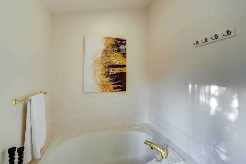 Photo of Bathroom in Highlands Ranch