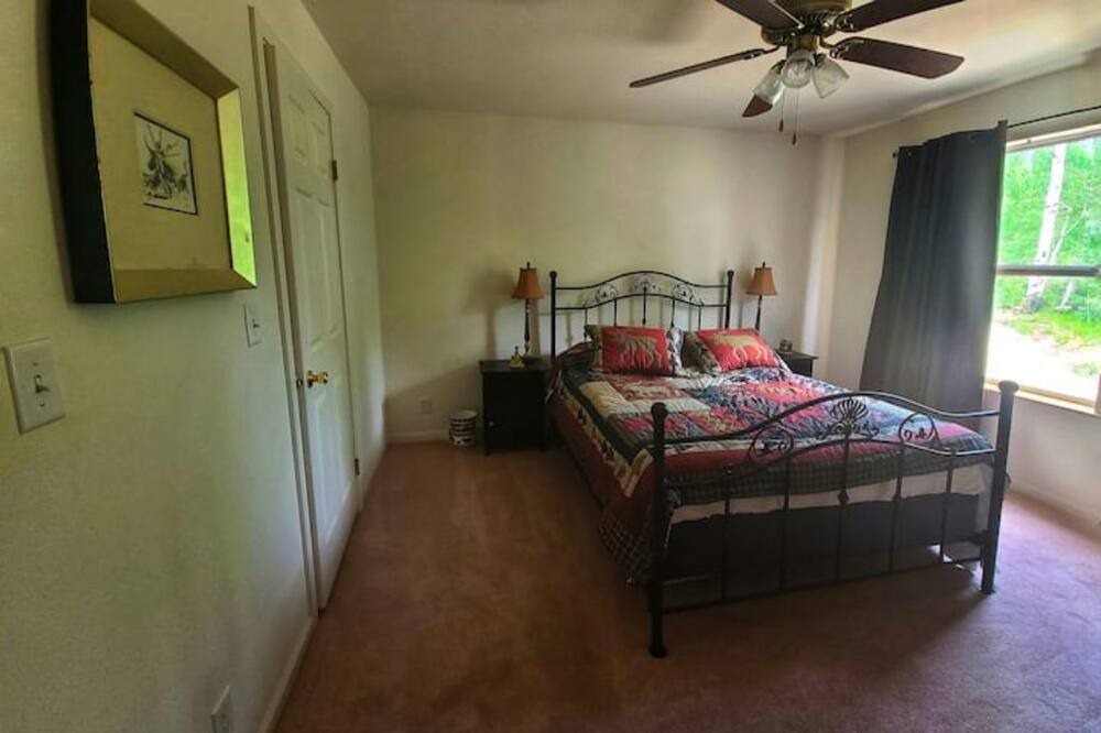 Photo of Bedroom in Warm Springs