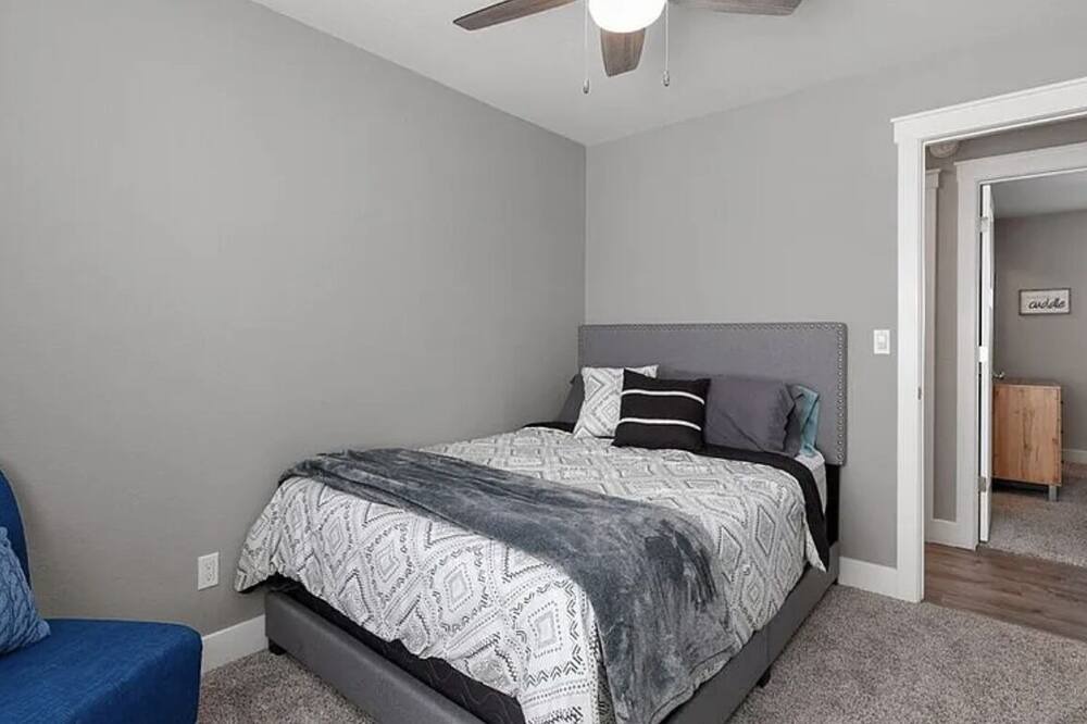 Photo of Bedroom in Southeast Colorado Springs