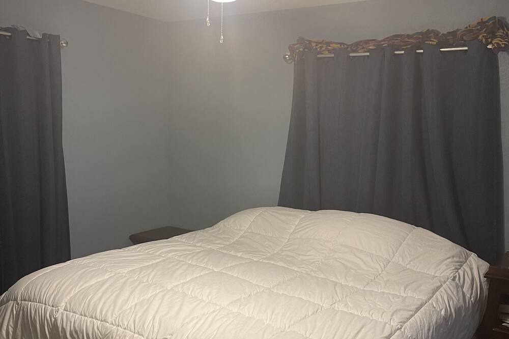Photo of Bedroom in Colorado City