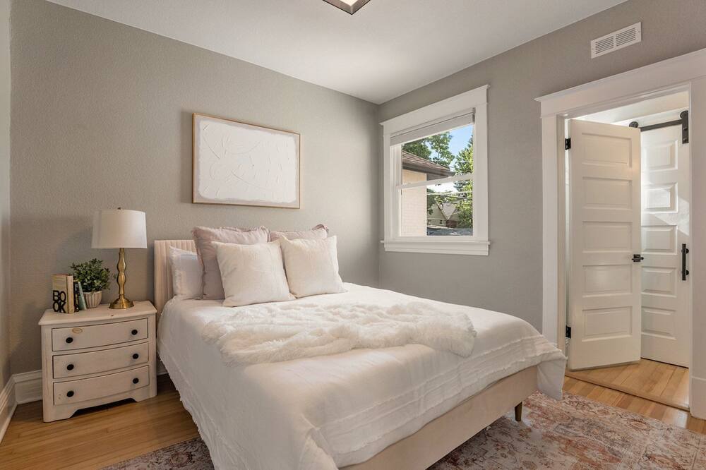 Photo of Bedroom in Congress Park