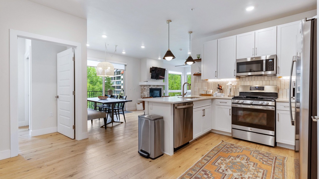 Photo of Kitchen in Lakeside Village